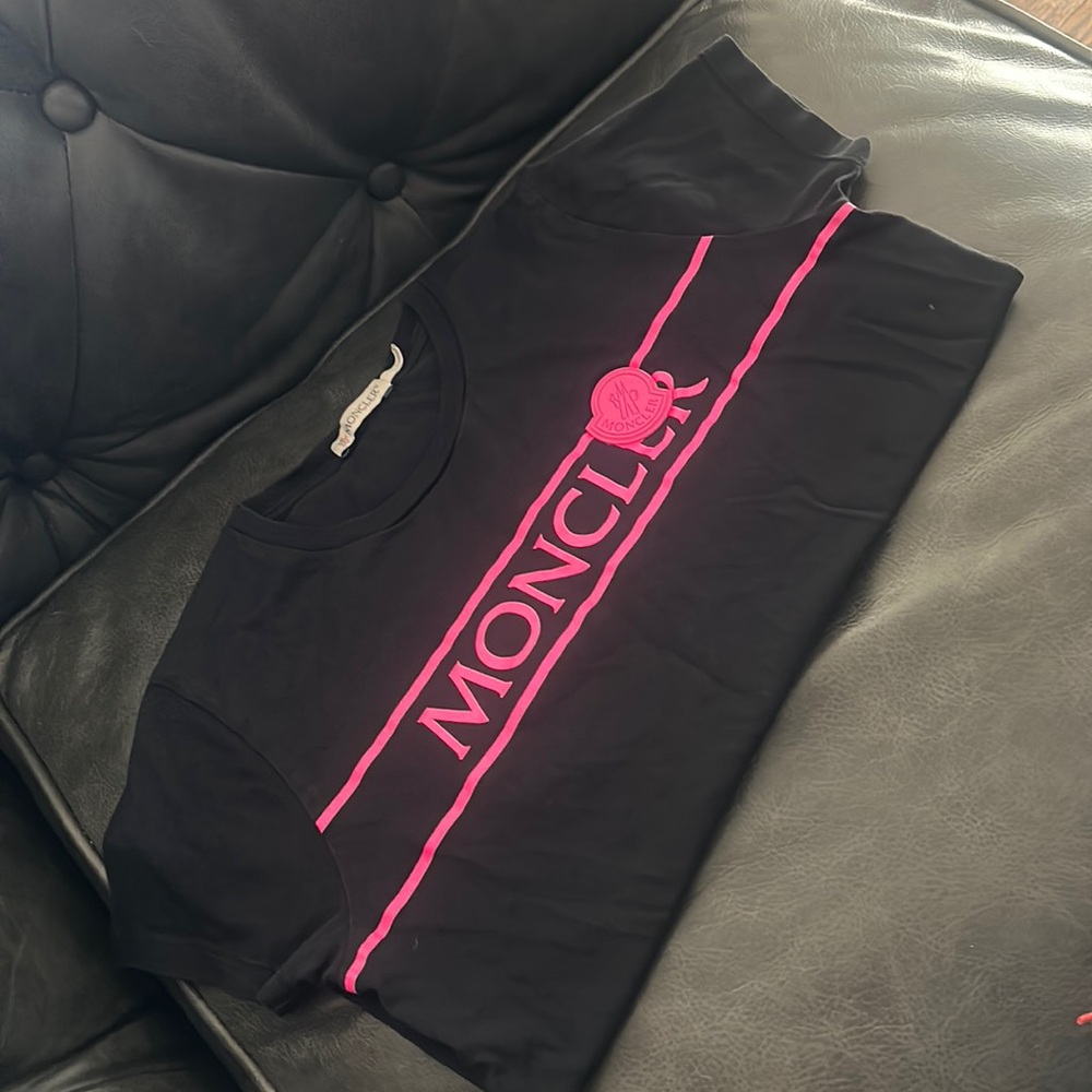 Moncler T-shirt